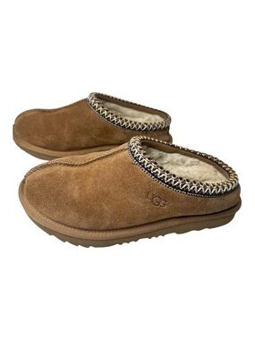UGG Slip-On Suede Shearling Clogs - Chestnut Brown in Size 3